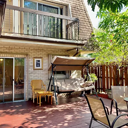 Townhouse With Private Patio Apartamento